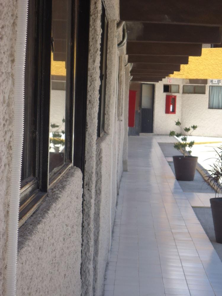 Oyo Hotel Casa Real Matehuala Exteriér fotografie
