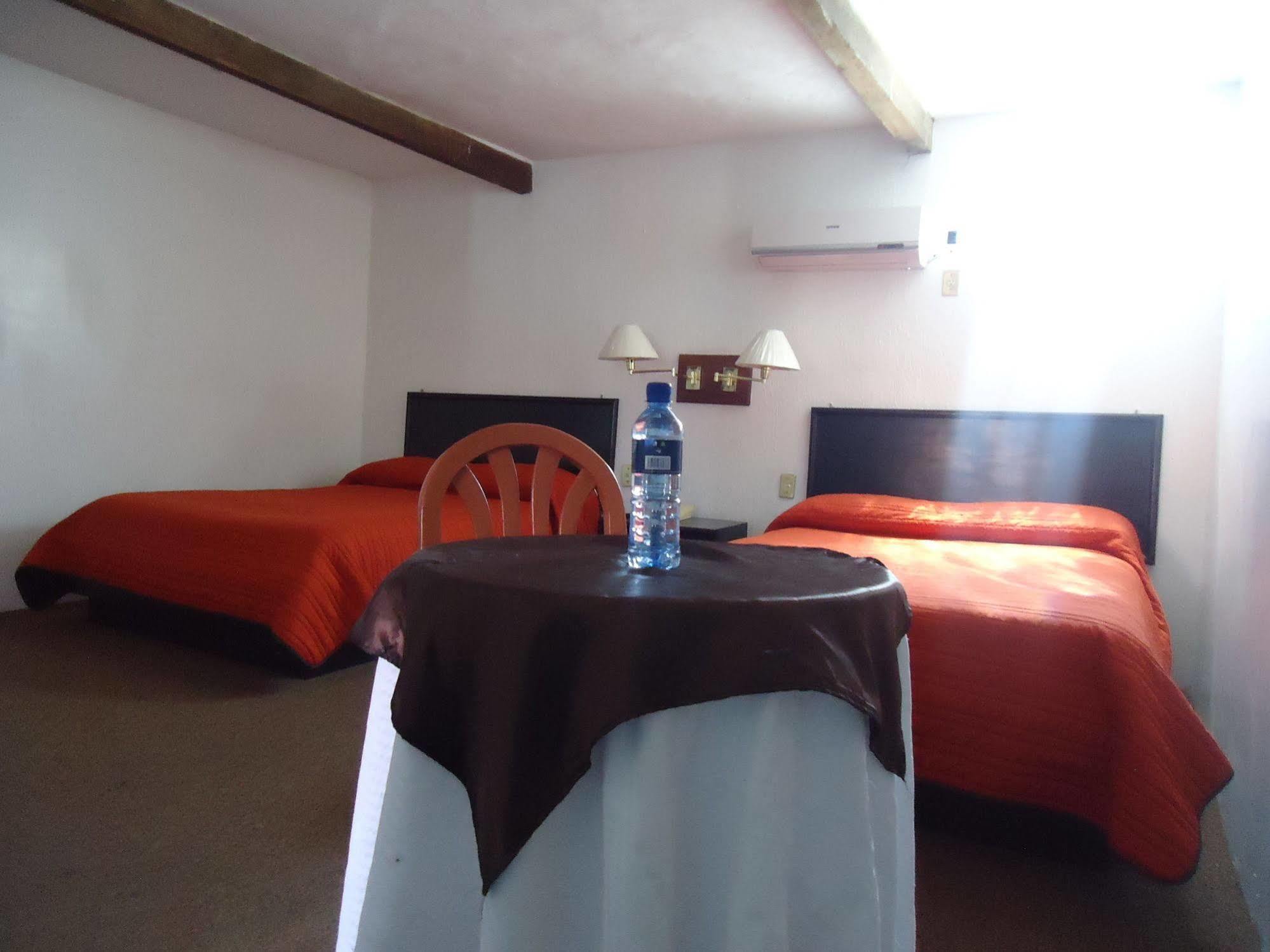 Oyo Hotel Casa Real Matehuala Exteriér fotografie