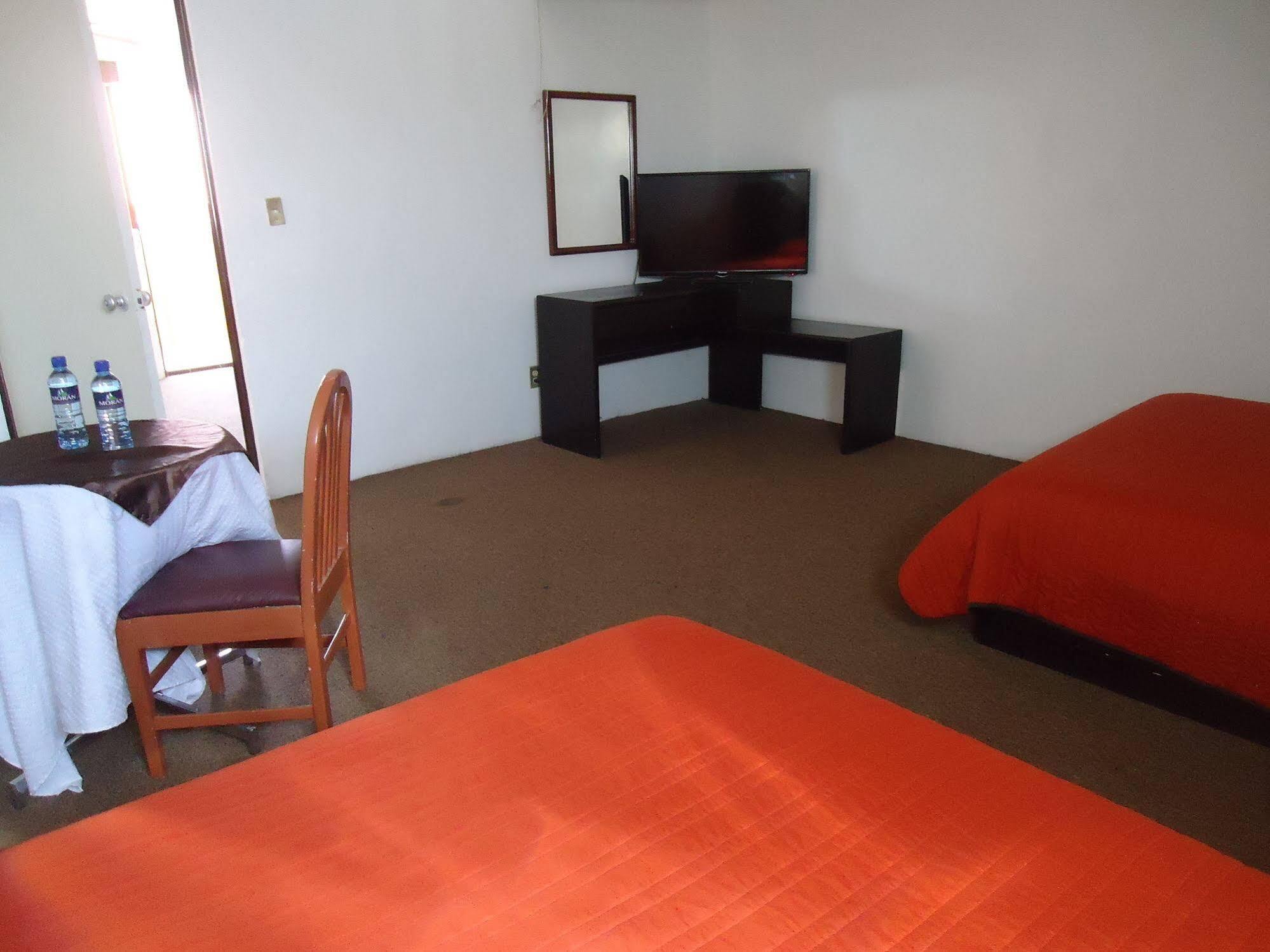Oyo Hotel Casa Real Matehuala Exteriér fotografie